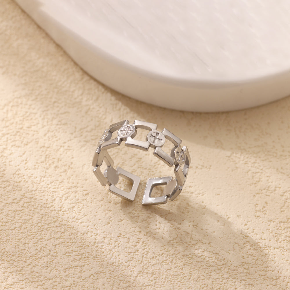 Heart Shape Basic Ring For Women In 304 Stainless Steel With 18K Real Gold Plated Finish, Perfect For Valentine's Day