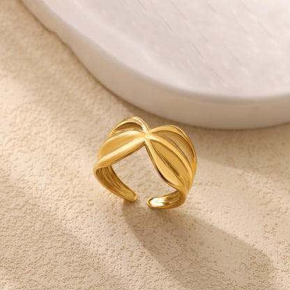 Heart Shape Basic Ring For Women In 304 Stainless Steel With 18K Real Gold Plated Finish, Perfect For Valentine's Day