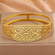 Gold H Hollow Carved Buckle Bracelet
