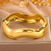 Gold Corrugated Glossy Bracelet