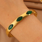 Green Three Diamond-shaped Large Gemstone Bracelet