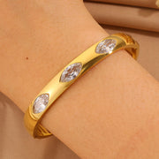 White Three Diamond-shaped Large Gemstone Bracelet