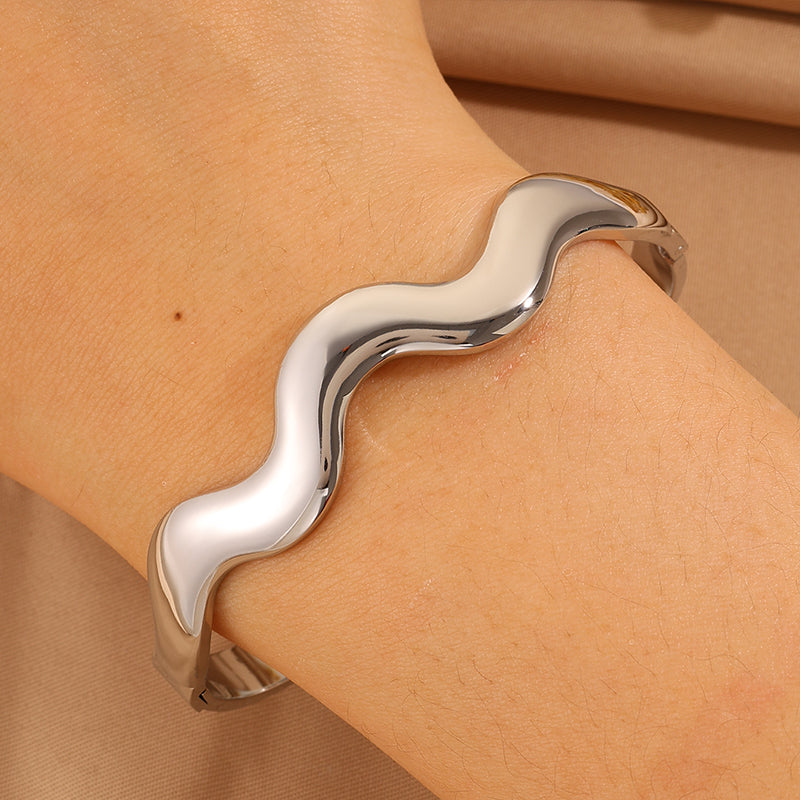 Solid Color Unisex Bangle For Super Bowl Featuring 304 Stainless Steel With 18K Real Gold Plated And Stone-Free Inlay
