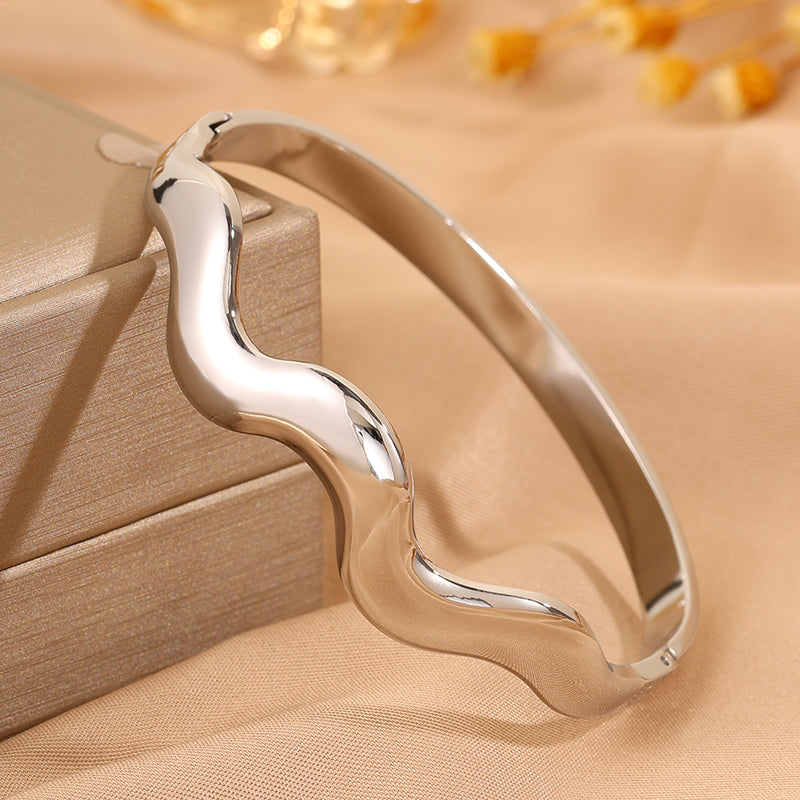 Solid Color Unisex Bangle For Super Bowl Featuring 304 Stainless Steel With 18K Real Gold Plated And Stone-Free Inlay