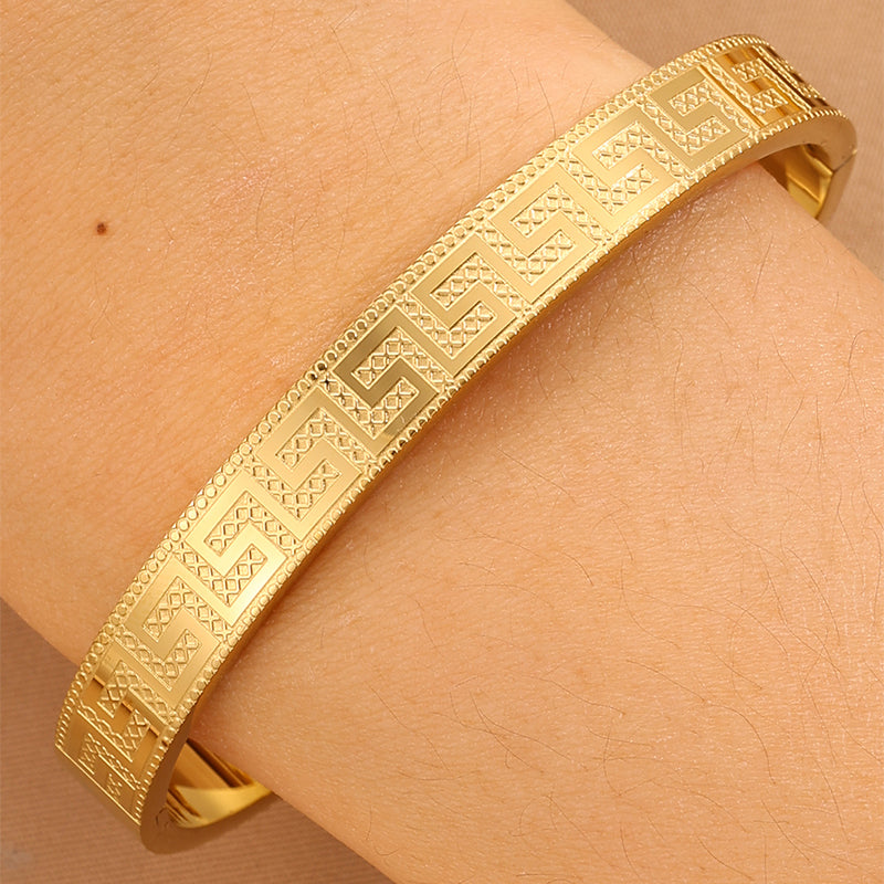 Solid Color Unisex Bangle For Super Bowl Featuring 304 Stainless Steel With 18K Real Gold Plated And Stone-Free Inlay