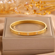 Gold Four-Diamond Four-Leaf Clover Push-Open Bracelet