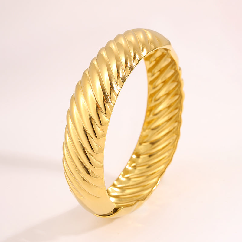 Solid Color Waterproof Non Tarnish 304 Stainless Steel Bangle For Unisex Featuring 18K Real Gold Plated Finish