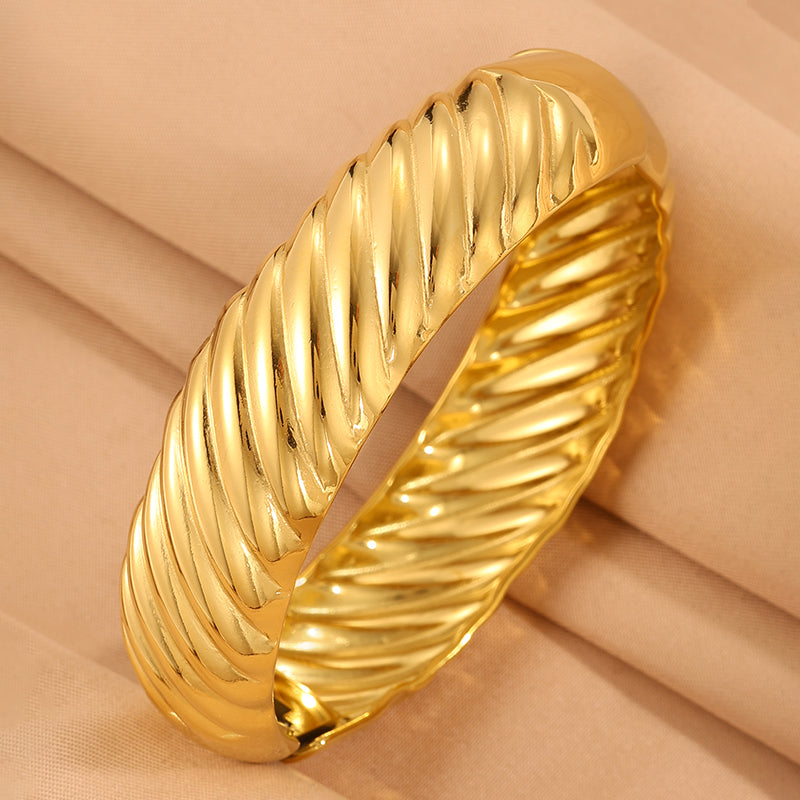 Solid Color Waterproof Non Tarnish 304 Stainless Steel Bangle For Unisex Featuring 18K Real Gold Plated Finish