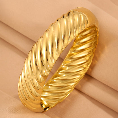 Solid Color Waterproof Non Tarnish 304 Stainless Steel Bangle For Unisex Featuring 18K Real Gold Plated Finish