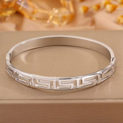 Solid Color Unisex Bangle For Super Bowl Featuring 304 Stainless Steel With 18K Real Gold Plated Finish And Stone-Free Inlay