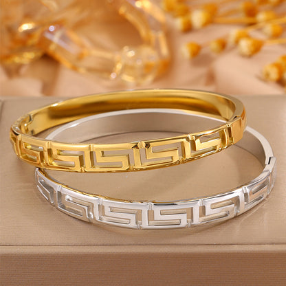 Solid Color Unisex Bangle For Super Bowl Featuring 304 Stainless Steel With 18K Real Gold Plated Finish And Stone-Free Inlay