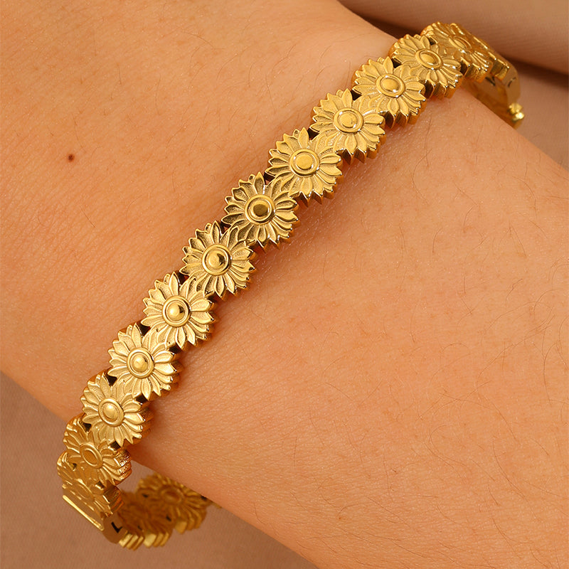 Solid Color British Style Bangle For New Year, Made Of 304 Stainless Steel With 18K Real Gold Plating, Stone-Free Design