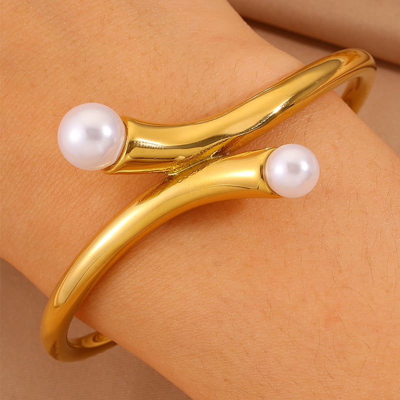 Solid Color Unisex Bangle For New Year, Made Of 304 Stainless Steel With 18K Real Gold Plated And Imitation Pearl Inlay
