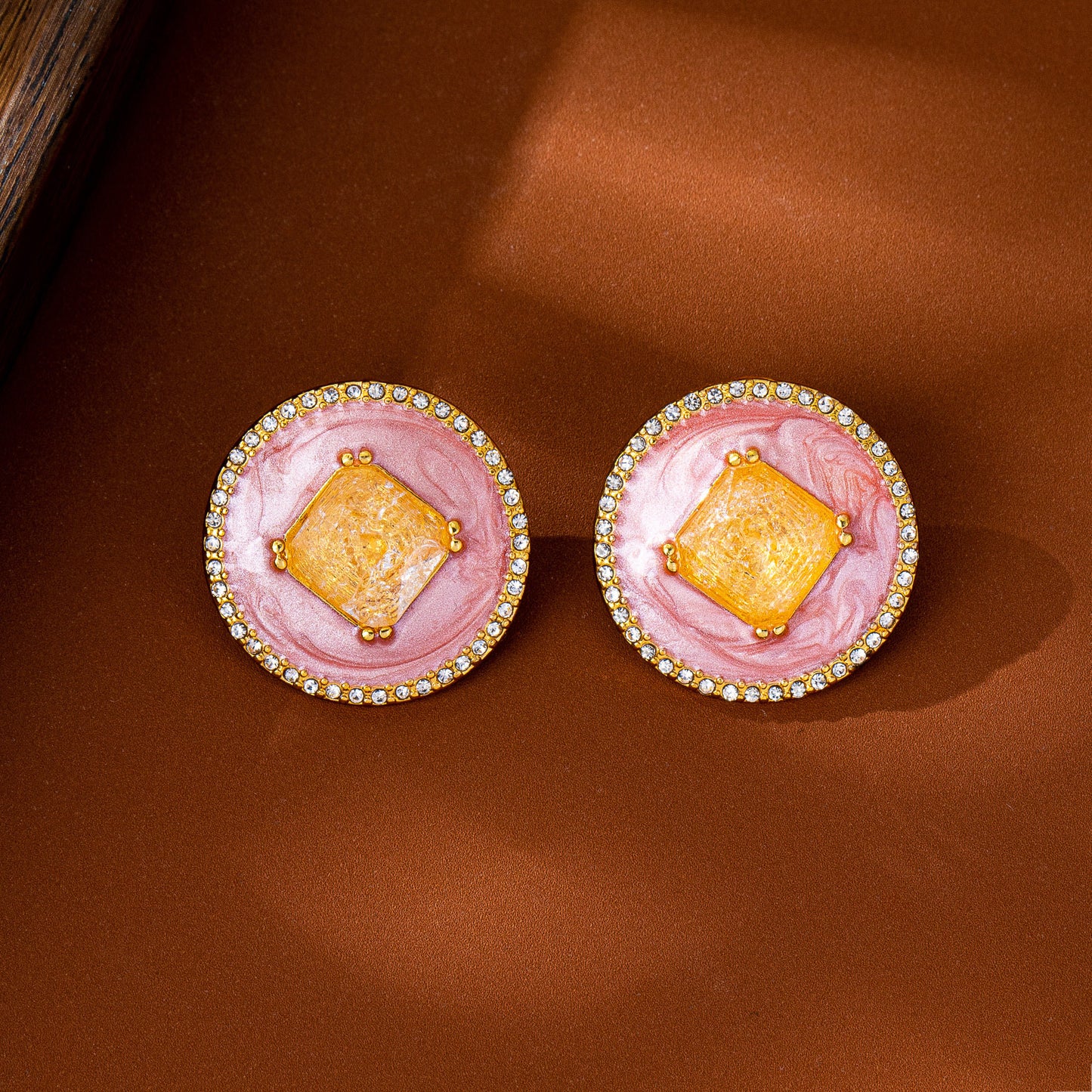 Retro Flowers Stud Earrings For Women With 925 Sterling Silver Posts And Zircon Inlay In Zinc Alloy