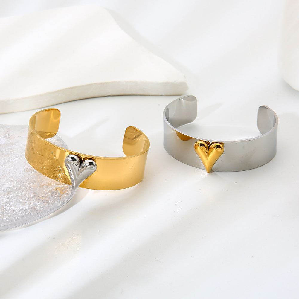 Heart Shape Three-dimensional Bangle For Women Featuring 18K Real Gold Plated Electroplated Finish In Golden