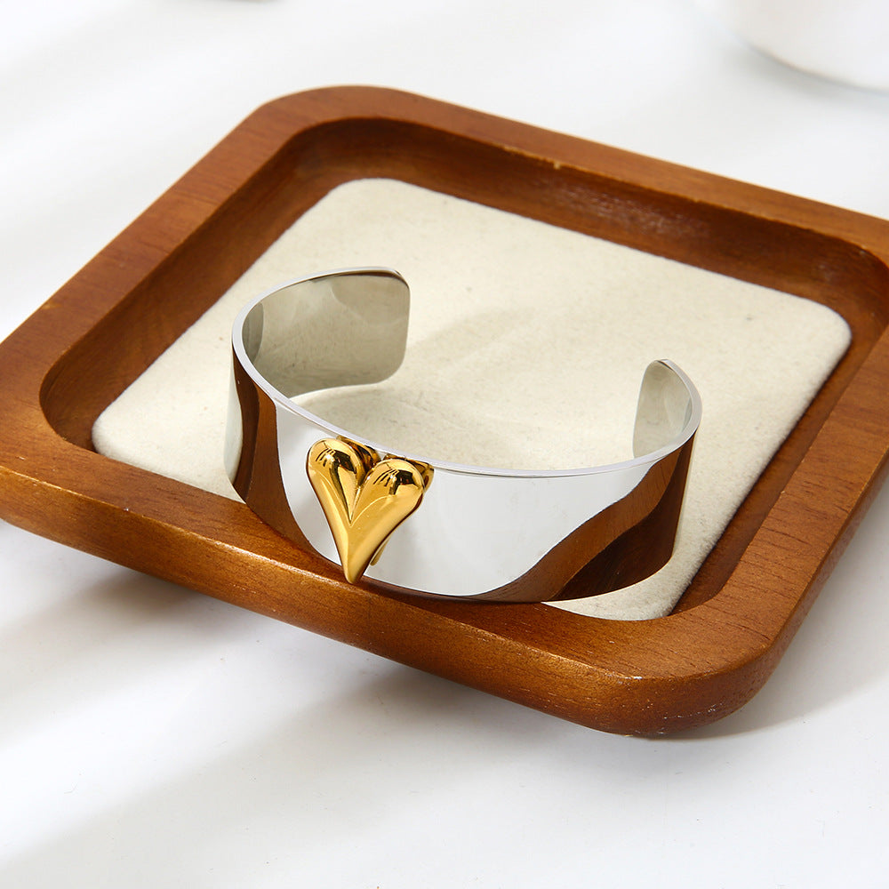 Heart Shape Three-dimensional Bangle For Women Featuring 18K Real Gold Plated Electroplated Finish In Golden