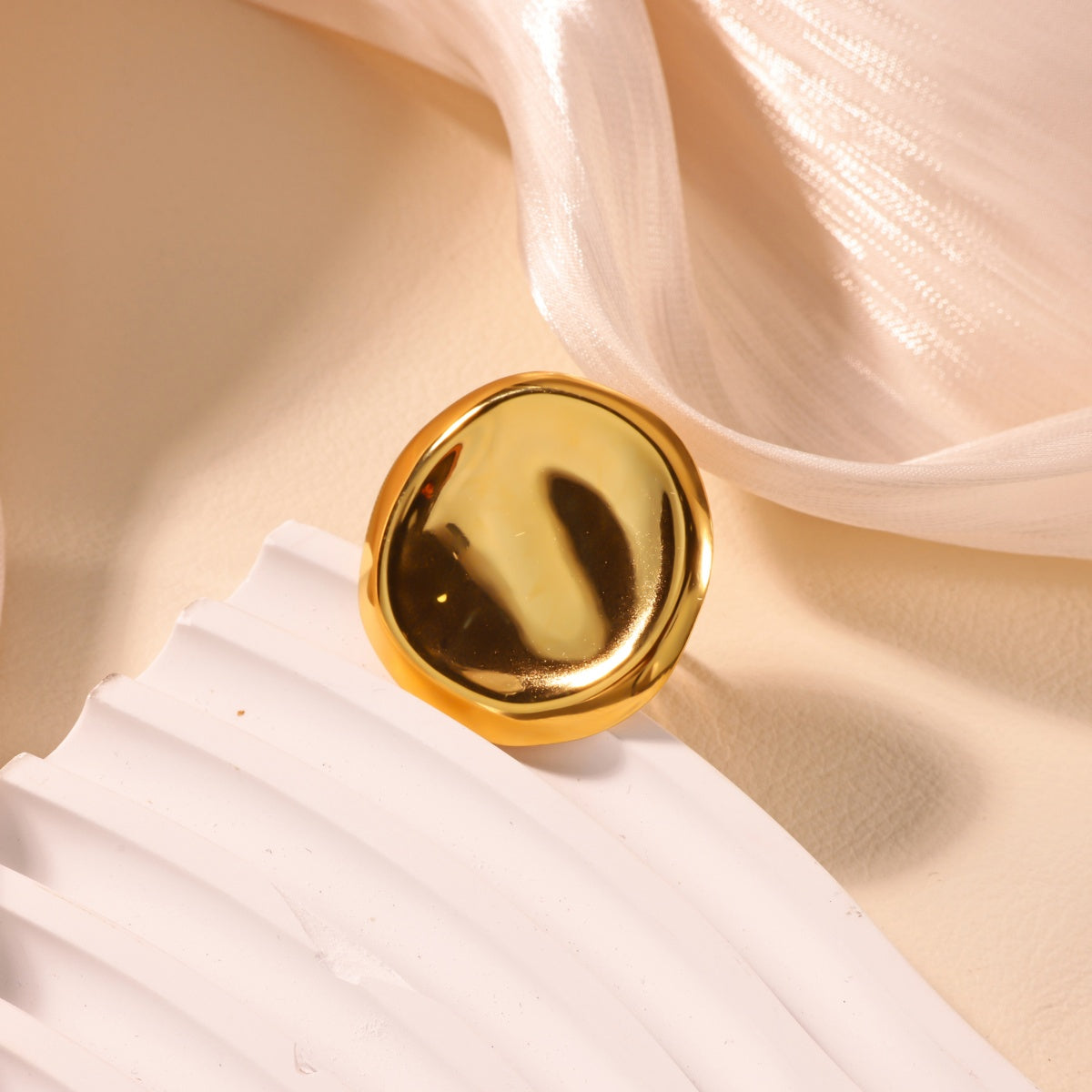 Heart Shape Basic Ring For Women In 304 Stainless Steel With 18K Real Gold Plated Finish, Perfect For Valentine's Day
