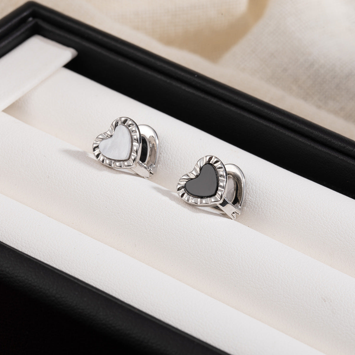 Double-sided Heart-shaped Earrings Ladies Minimalist Black And White Minimalist Jewelry Accessories