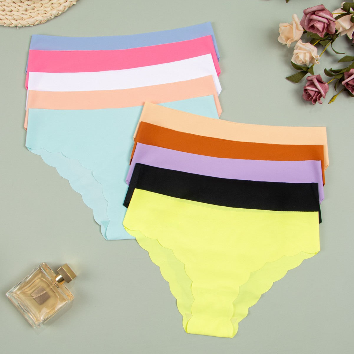 Solid Color Seamless Low Waist Briefs For Women In Nylon Fabric Suitable For All Seasons