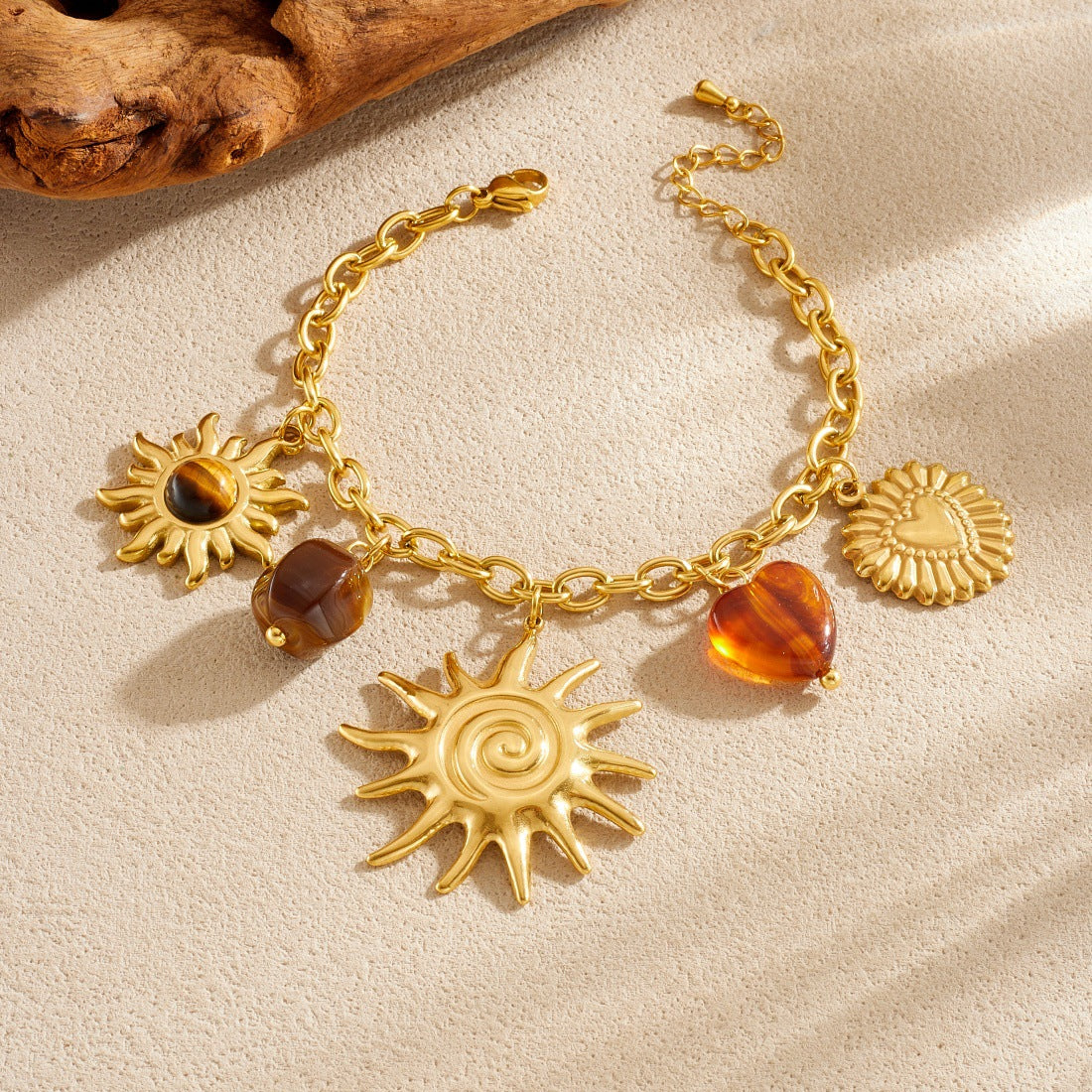 Retro Sun Heart Shape Bracelet For Women In Golden 304 Stainless Steel