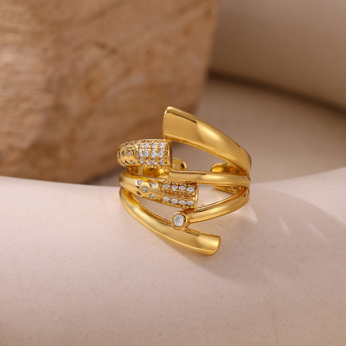 Retro Rose Pattern Ring For Women Featuring Zircon Inlay And Crafted From Copper