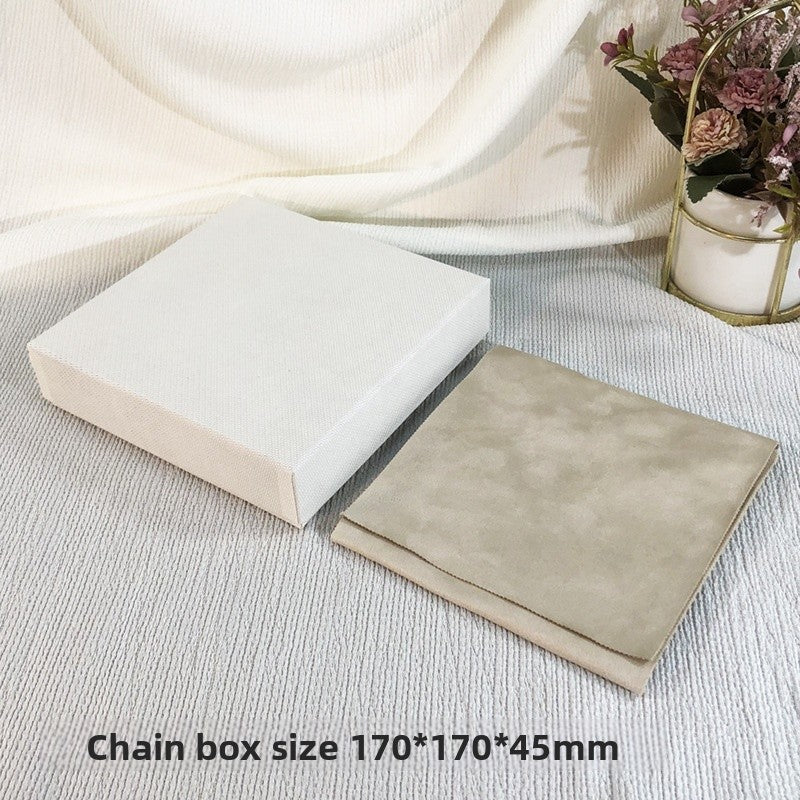 1 Piece Flannel Jewelry Box Featuring Love Charms Design