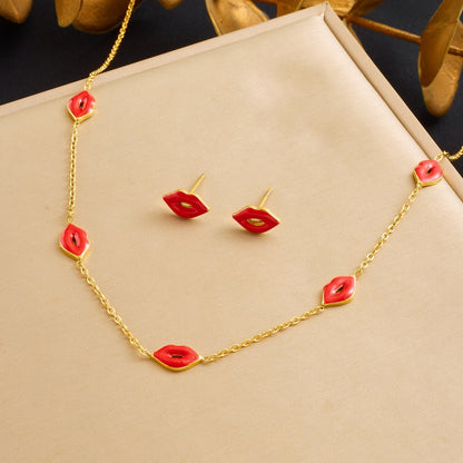 Golden Jewelry Set Featuring Lips Pattern, Stylish And Elegant Design For Special Occasions
