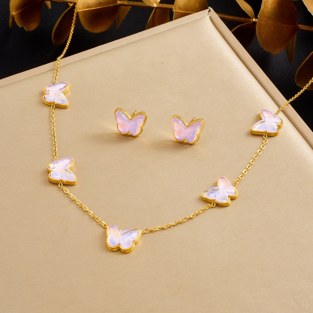 Pink Jewelry Set Featuring Elegant Butterfly Pattern For Stylish Wear