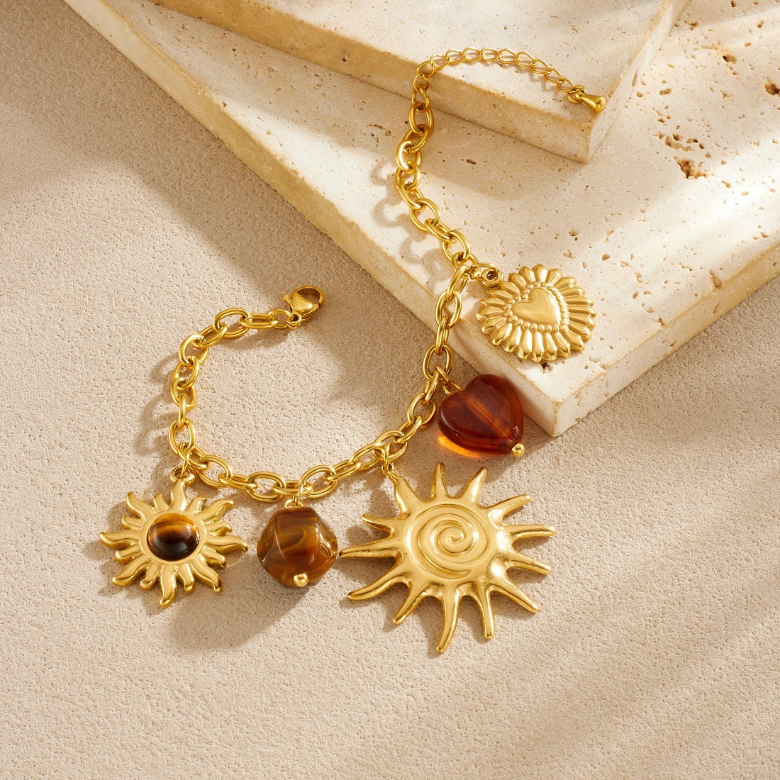 Retro Sun Heart Shape Bracelet For Women In Golden 304 Stainless Steel