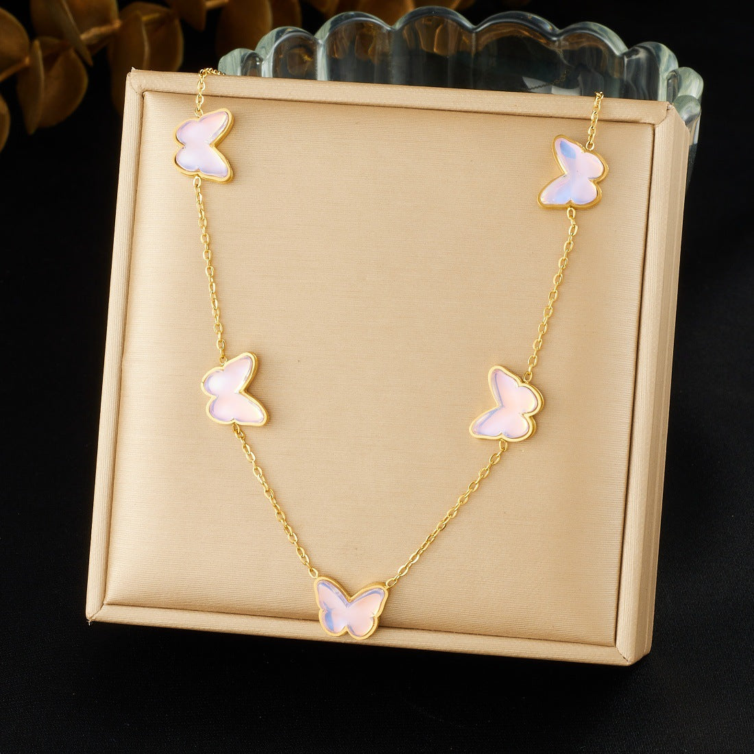 Pink Jewelry Set Featuring Elegant Butterfly Pattern For Stylish Wear