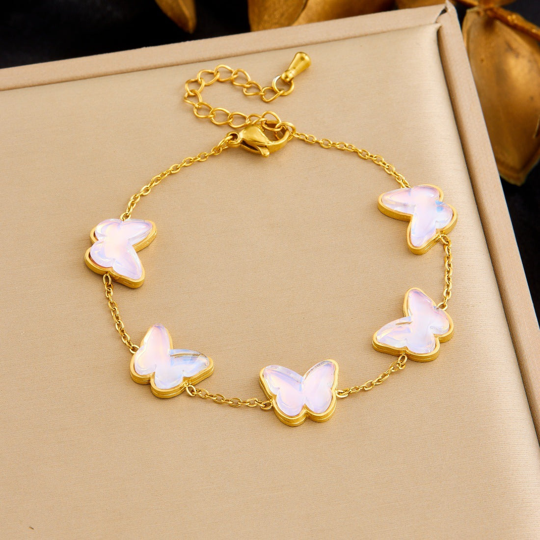 Pink Jewelry Set Featuring Elegant Butterfly Pattern For Stylish Wear