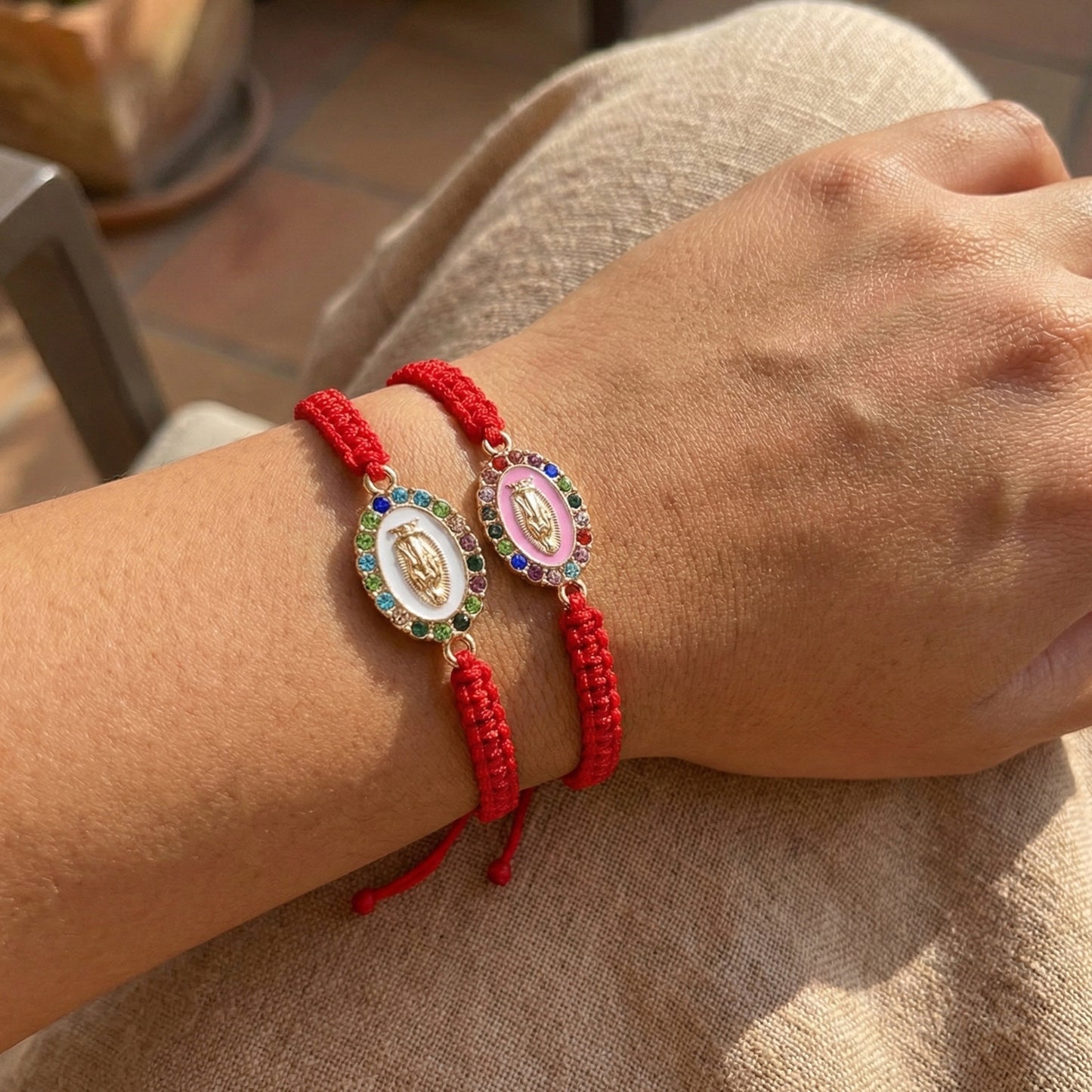 Adjustable Red Rope Woven Bracelet With Colorful Diamond Round Pendant Drawstring For Daily Wear Jewelry Unisex Simple Style