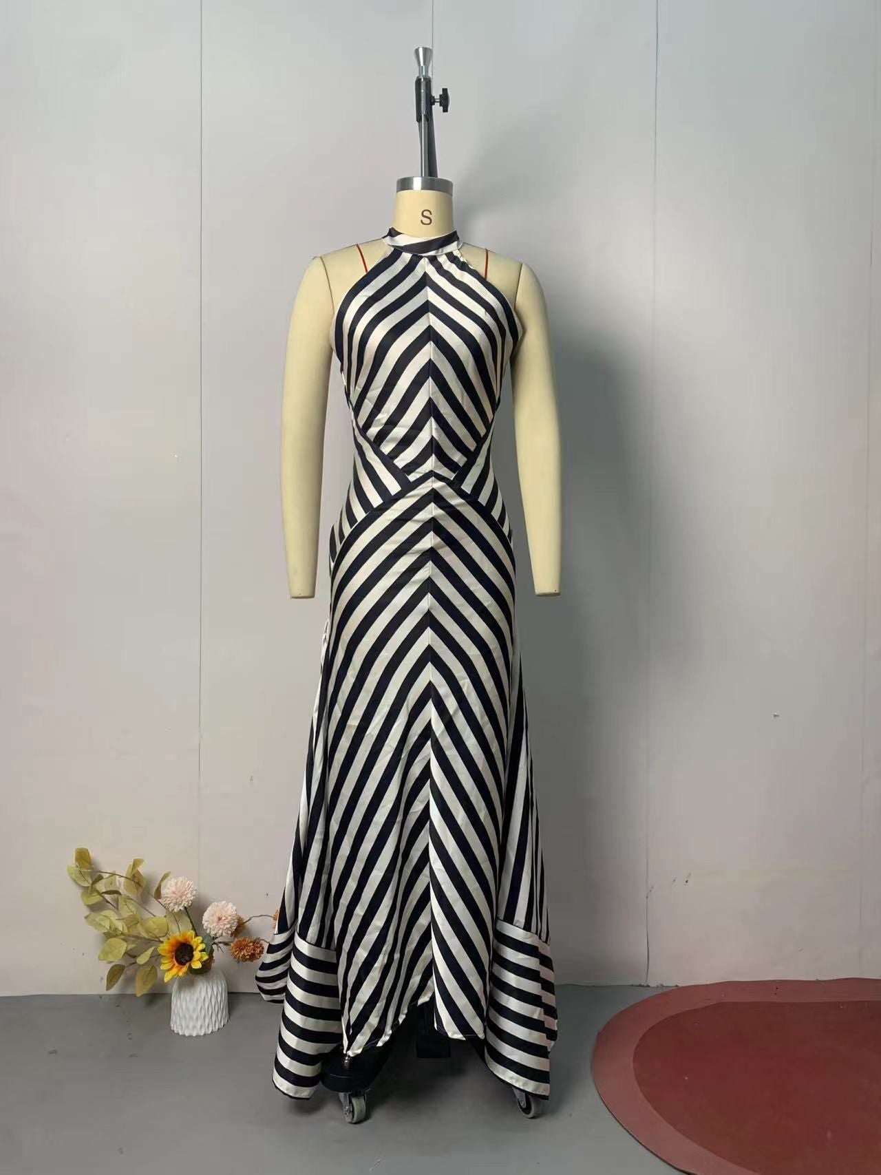 Casual Stripe Sleeveless Chiffon Dress With Round Neck In Polyester For Daily Wear