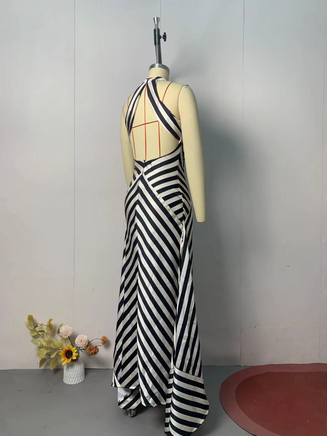 Casual Stripe Sleeveless Chiffon Dress With Round Neck In Polyester For Daily Wear
