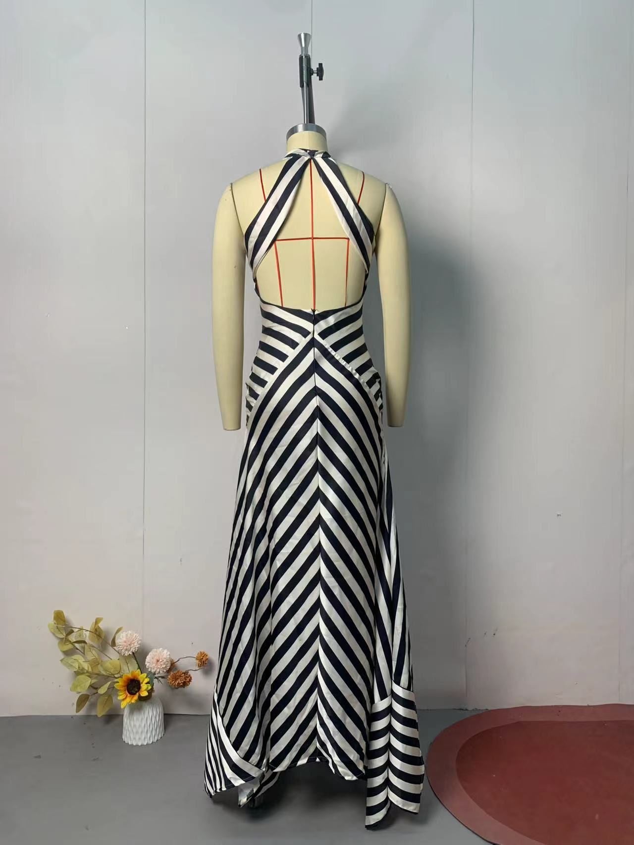 Casual Stripe Sleeveless Chiffon Dress With Round Neck In Polyester For Daily Wear