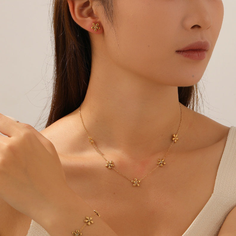 Elegant Women's Jewelry Set Featuring Beautiful Flowers Pattern, 1 Set