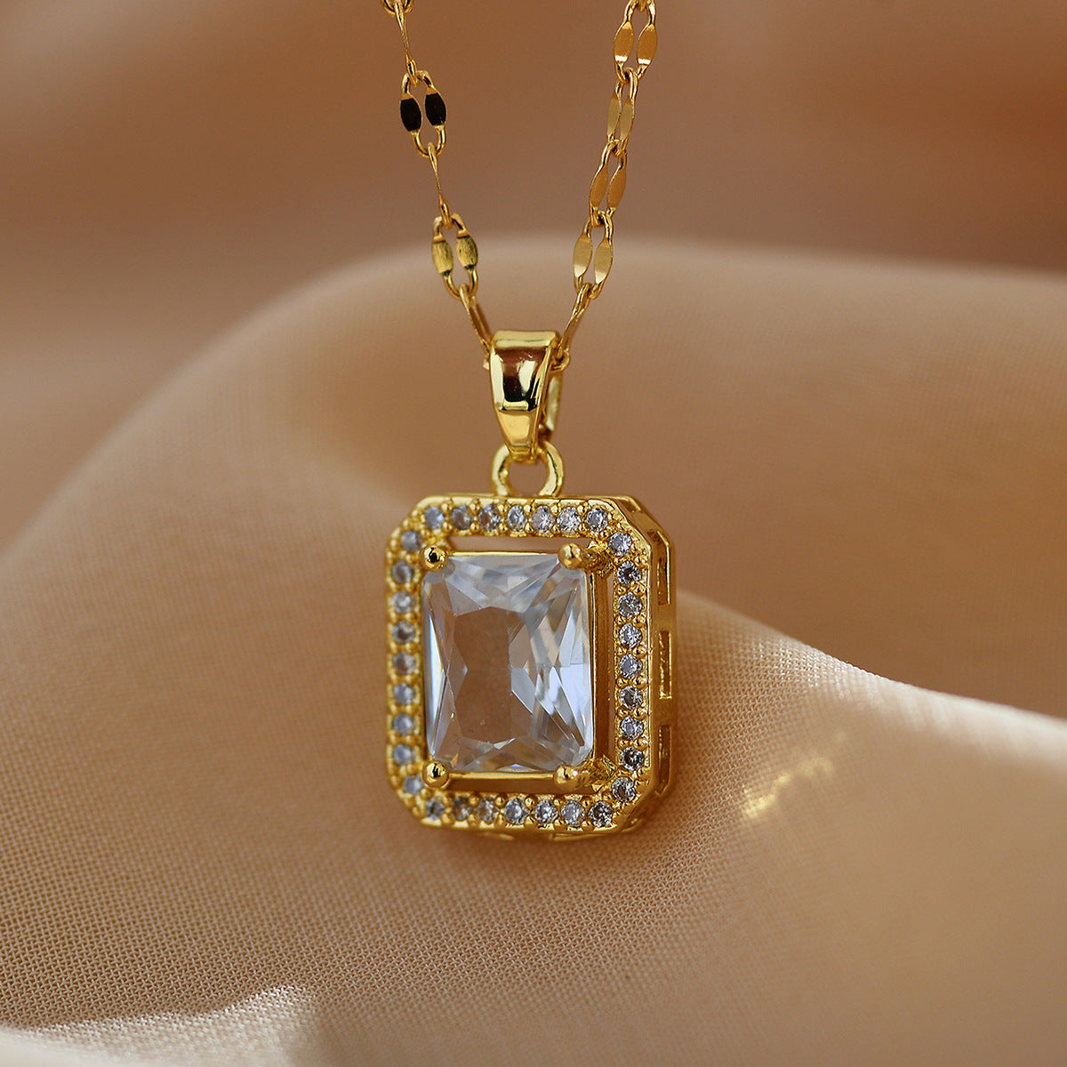 Classic White Crystal Zircon Pendant Clavicle Chain Necklace Natural High-Quality Jewelry For Women