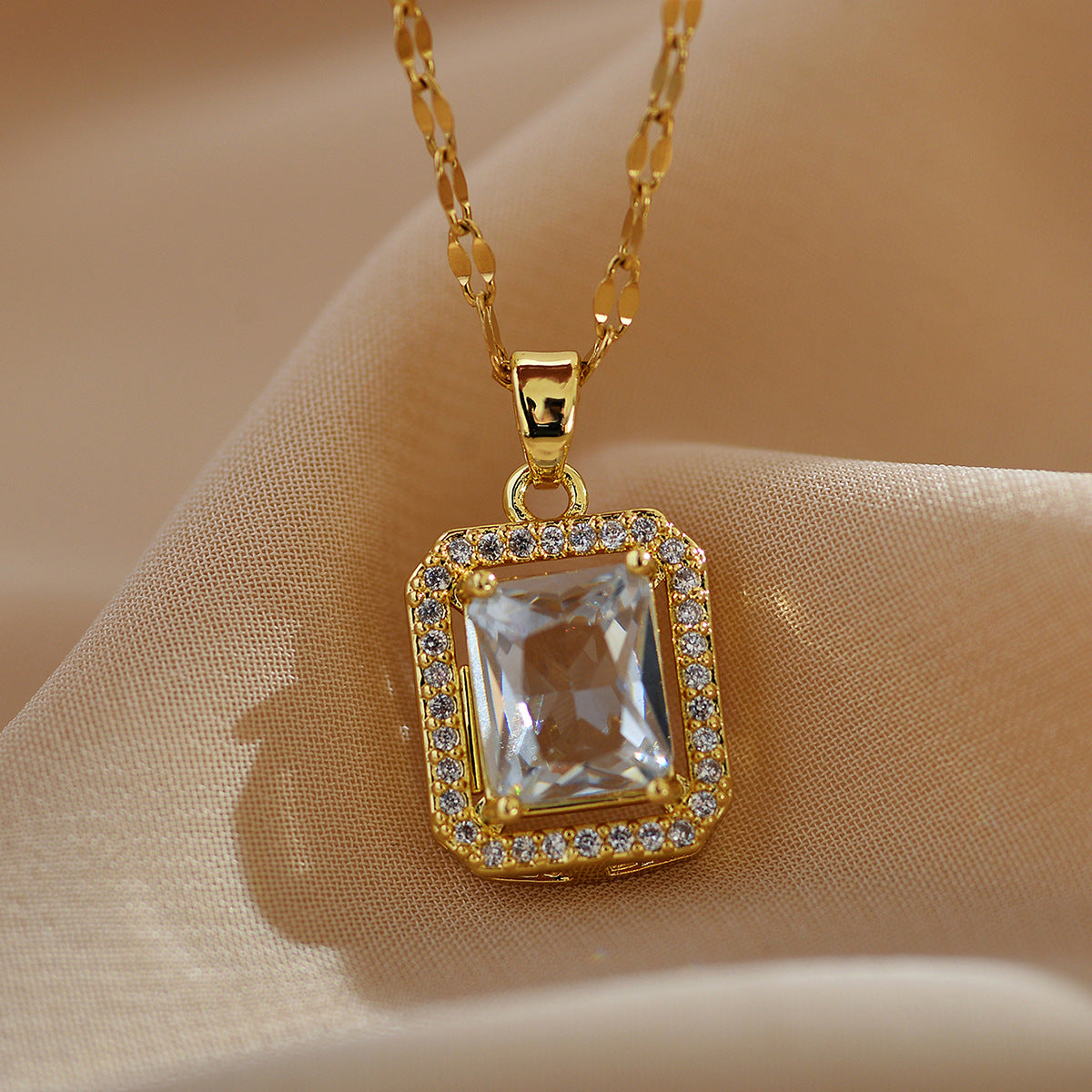 Classic White Crystal Zircon Pendant Clavicle Chain Necklace Natural High-Quality Jewelry For Women