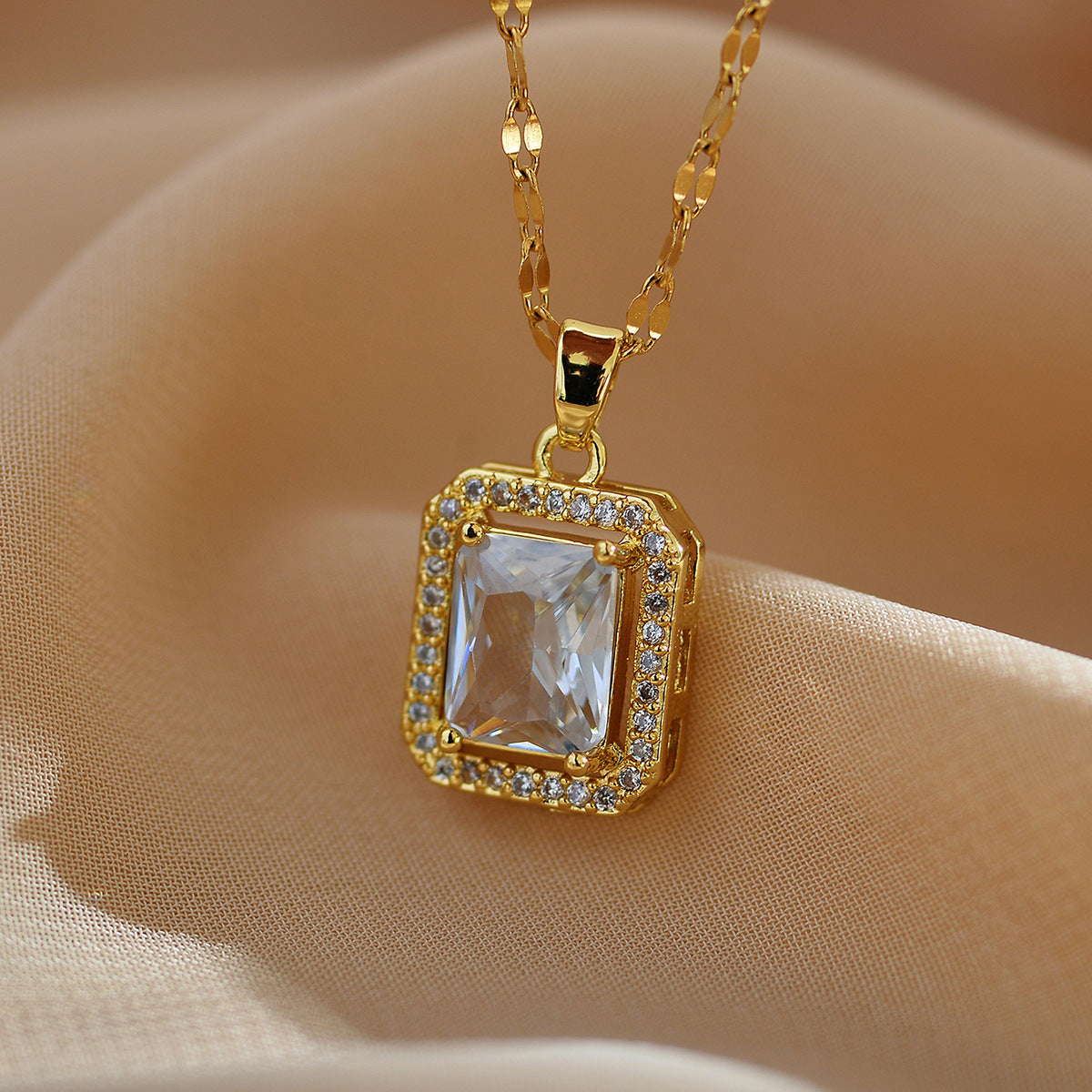 Classic White Crystal Zircon Pendant Clavicle Chain Necklace Natural High-Quality Jewelry For Women