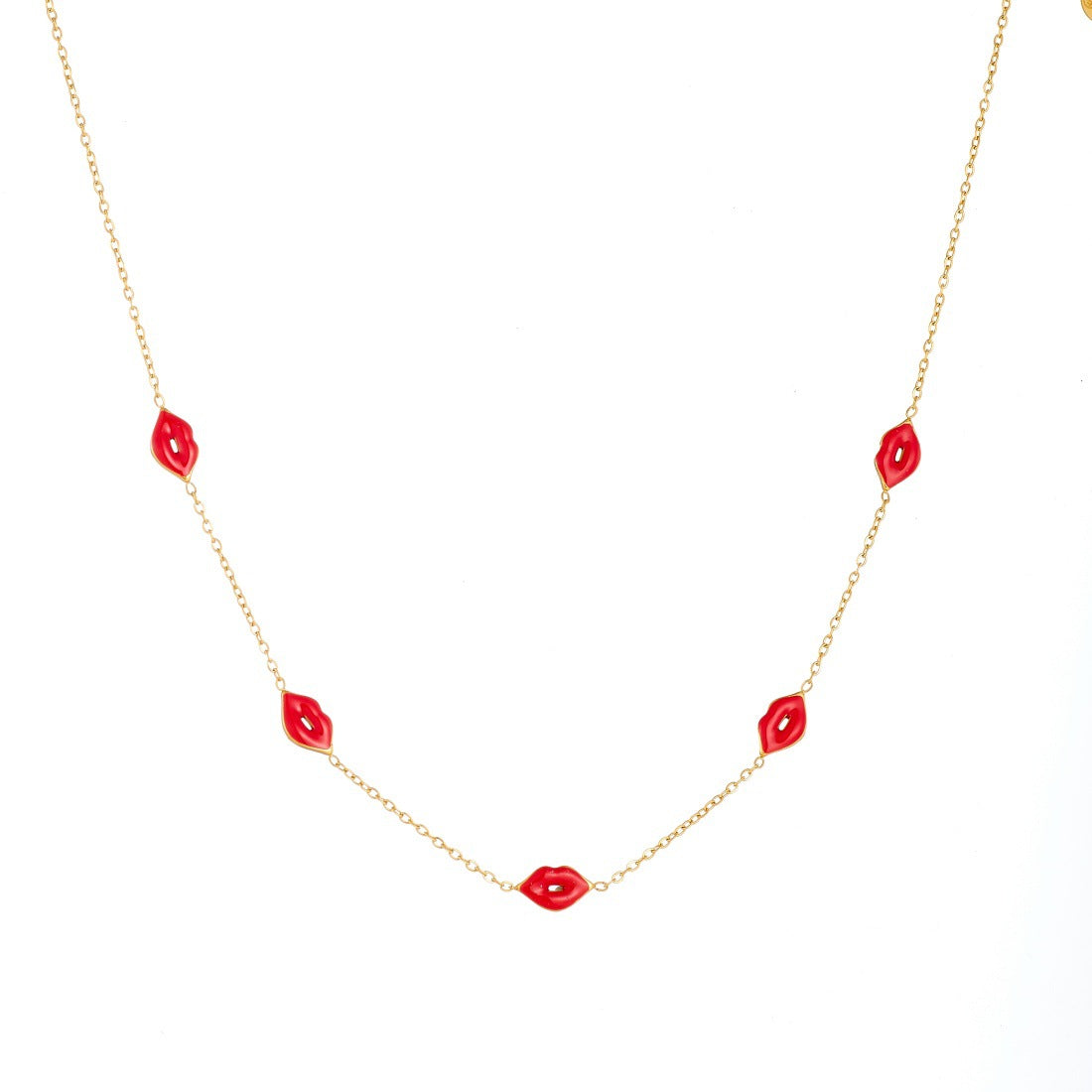 Golden Jewelry Set Featuring Lips Pattern, Stylish And Elegant Design For Special Occasions