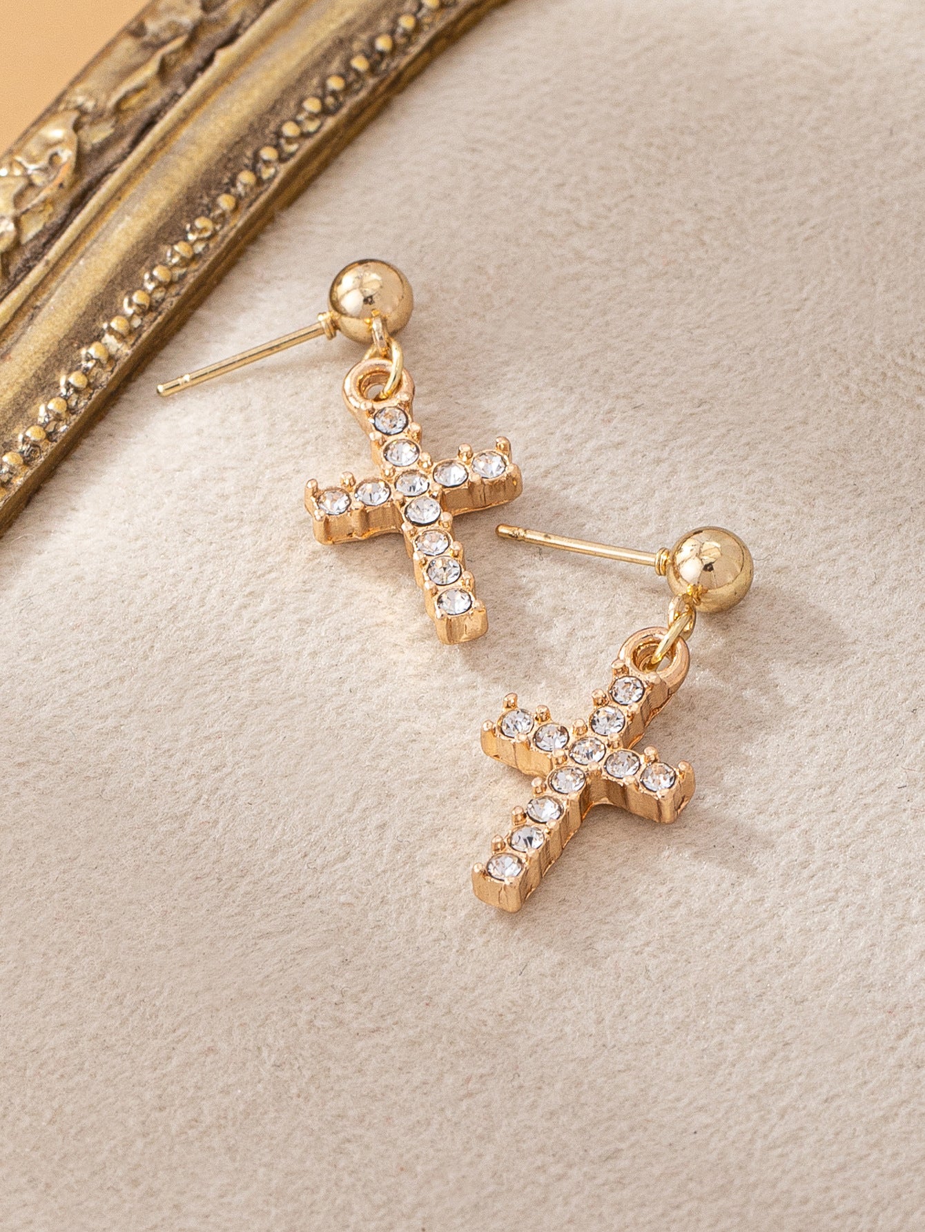 Unisex Cross Drop Earrings For Everyday Wear Featuring Durable Alloy Material In Gold