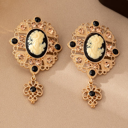 Retro Plastic Drop Earrings For Stylish Look In Black