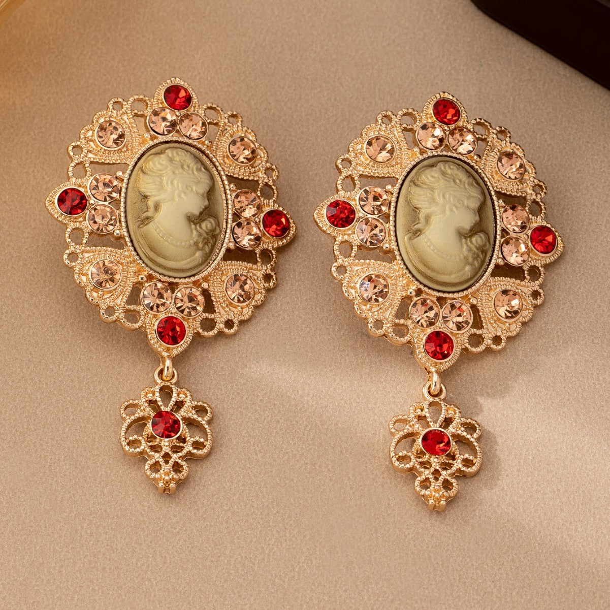 Retro Plastic Drop Earrings For Stylish Look In Black
