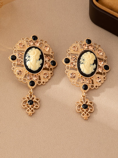Retro Plastic Drop Earrings For Stylish Look In Black