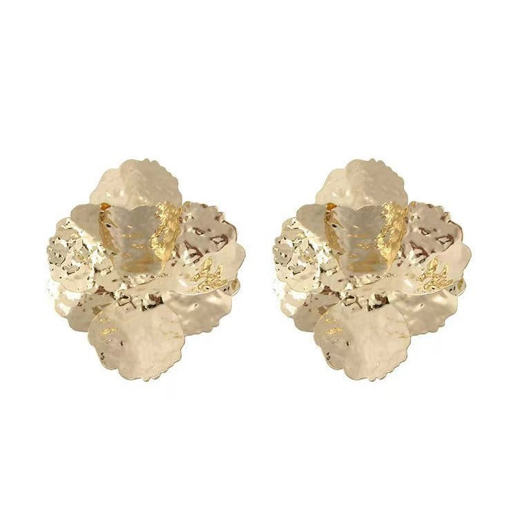 Retro Flower Stud Earrings In Gold Featuring Delicate Petal Design For Elegant Style