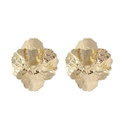 Retro Flower Stud Earrings In Gold Featuring Delicate Petal Design For Elegant Style
