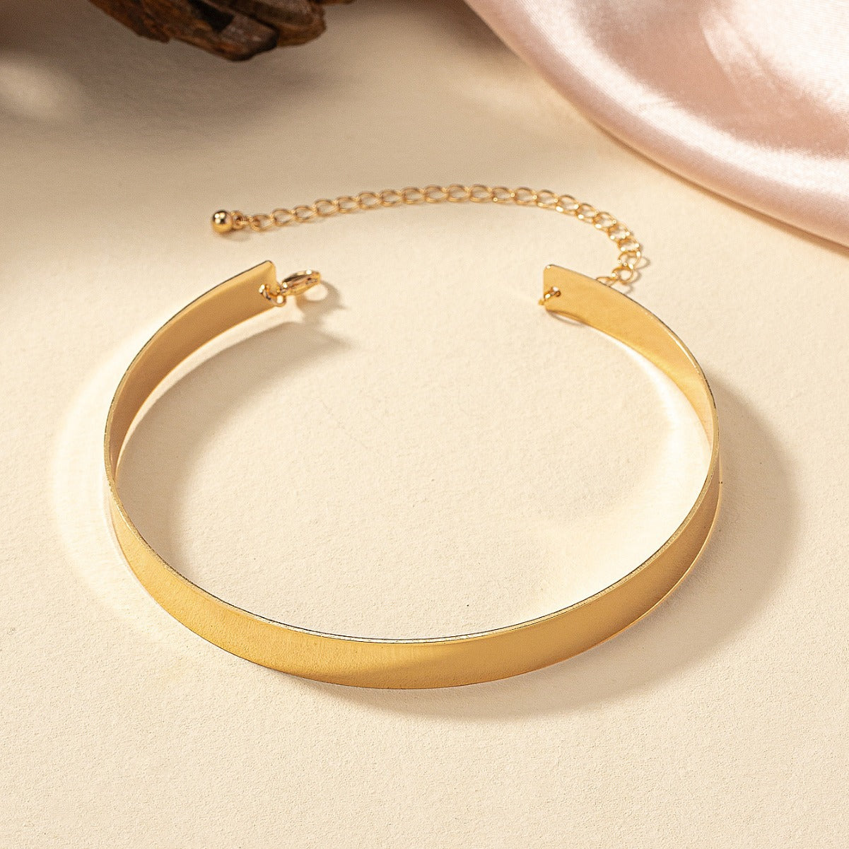 Gold Zinc Alloy Punk Choker For Hip-Hop Style Featuring Exaggerated Design