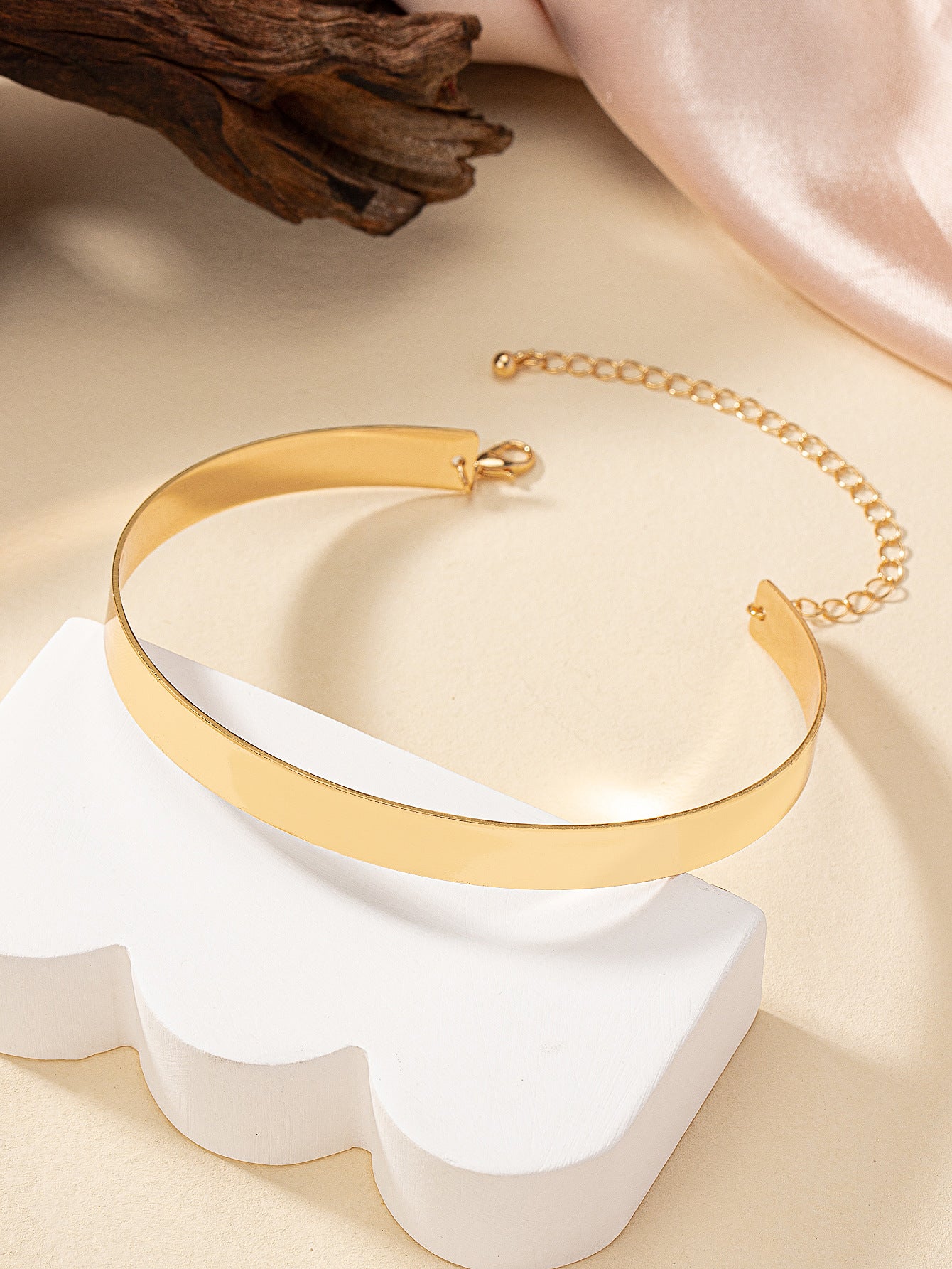 Gold Zinc Alloy Punk Choker For Hip-Hop Style Featuring Exaggerated Design