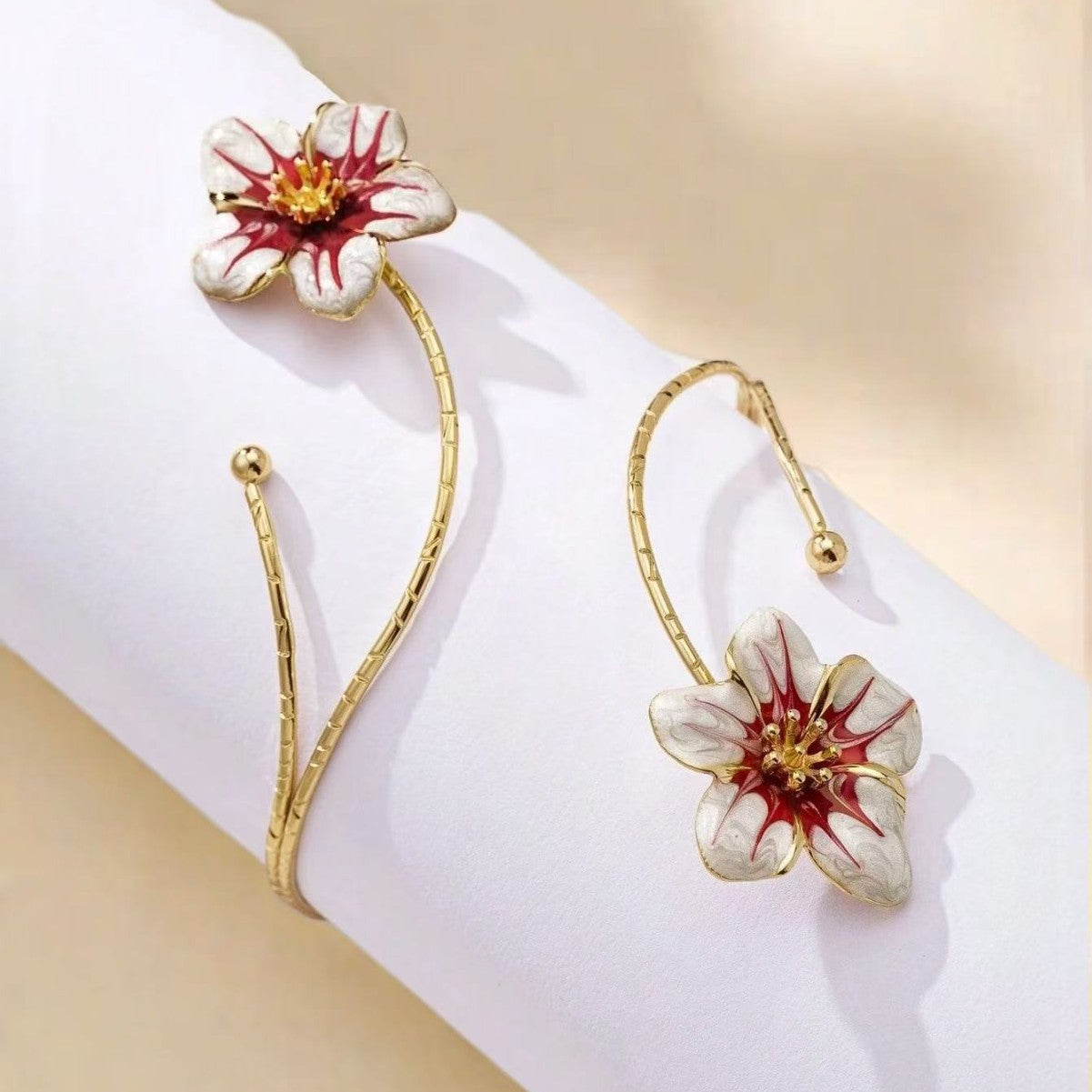 Flower Pattern Metal Arm Cuff Featuring Enamel Craft In Gold And Sky Blue Colors For Stylish Wear