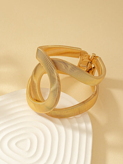 Round Pattern Metal Bangle In Gold For Elegant Style
